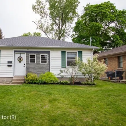 Buy this 3 bed house on 1070 Northwood Street Northeast in Grand Rapids, MI 49505