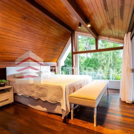 Rent this 5 bed house on José Amândio in Bombinhas - SC, 88215-000