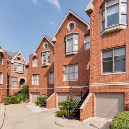 Rent this 3 bed townhouse on 2243 North Greenview Avenue in Chicago, IL 60613