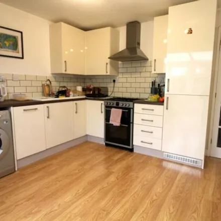 Image 3 - Christopher Drive, Chippenham, SN15 3UT, United Kingdom - Townhouse for sale