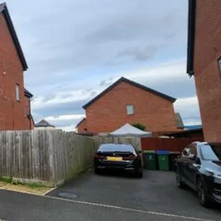 Buy this 4 bed duplex on Thursfield Road in Tipton, DY4 8TJ