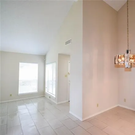 Image 7 - 9106 Westwood Place Drive, Houston, TX 77036, USA - House for rent