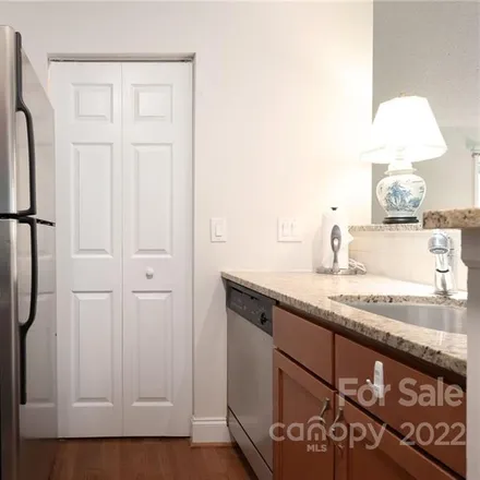 Image 7 - 2518 Cranbrook Lane, Charlotte, NC 28207, USA - Condo for sale