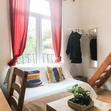 Rent this studio apartment on Chaussée d'Ixelles - Elsense Steenweg 265 in 1050 Ixelles - Elsene, Belgium