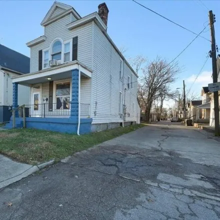 Image 2 - 414 M Street, Louisville, KY 40208, USA - House for sale