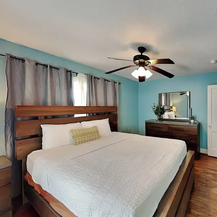 Rent this 6 bed house on Galveston