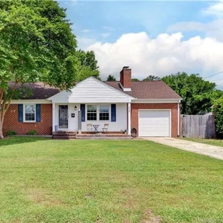 Buy this 3 bed house on 558 Colony Road in Warwick Lawns, VA 23602