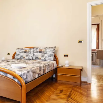 Image 3 - Via San Felice, 92, 40122 Bologna BO, Italy - Apartment for rent