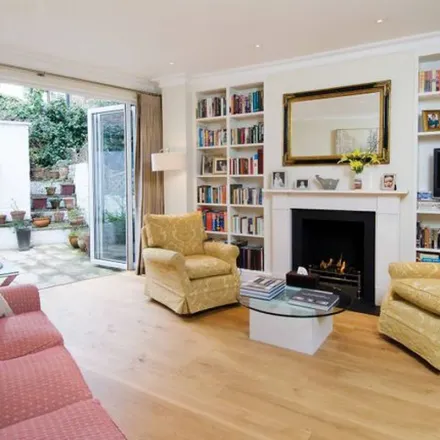 Rent this 3 bed townhouse on 16 Thurloe Street in London, SW7 2SX