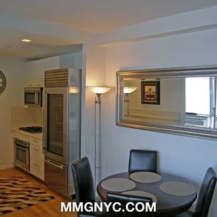 Image 5 - P.D. O'Hurley's, 557 12th Avenue, New York, NY 10036, USA - Apartment for rent