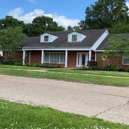 Buy this 5 bed house on 160 West Waddil Street in Marksville, LA 71351
