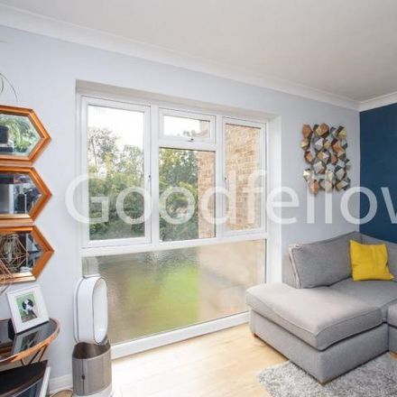 Rent this 1 bed apartment on 130 Stonecot Hill in Stonecot, London