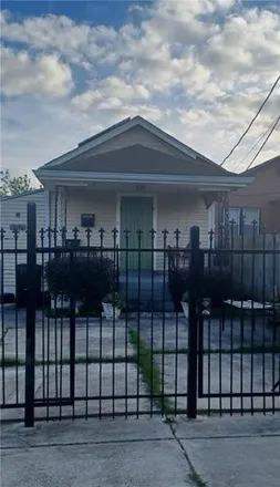 Buy this 2 bed house on 2546 Elder Street in New Orleans, LA 70122