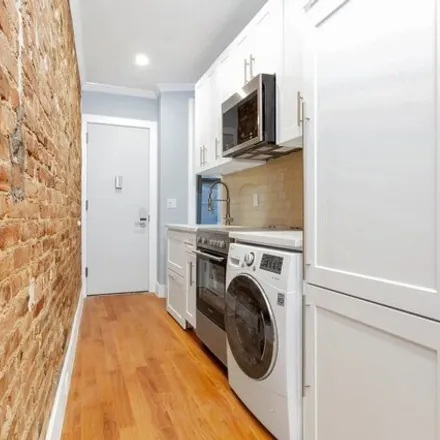 Image 3 - 1685 1st Avenue, New York, NY 10128, USA - Apartment for rent