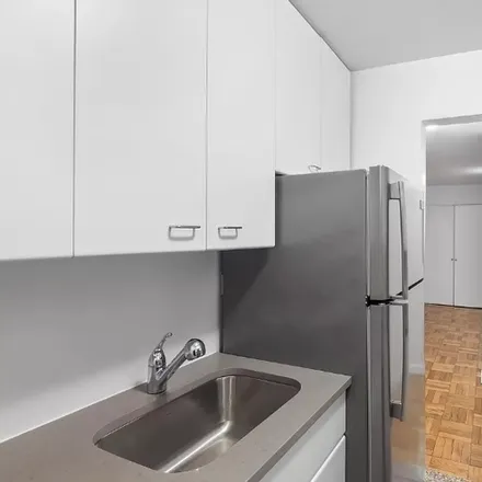 Image 3 - W 57th St, Unit 6C - Apartment for rent