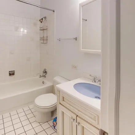 Rent this 1 bed room on 4008 North Clarendon Avenue in Chicago, IL 60613