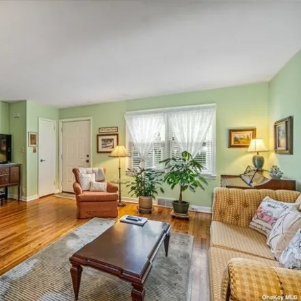 Image 4 - 169-13 22nd Avenue, New York, NY 11357, USA - House for sale