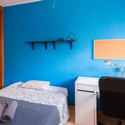 Rent this 3 bed room on Biblioteca Santa Eulàlia in Carrer de Pareto, 22