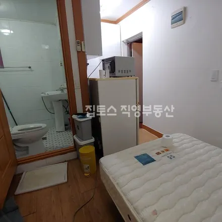 Rent this studio apartment on 서울특별시 광진구 화양동 17-30
