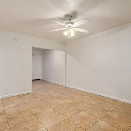 Image 8 - 1819 East Sheridan Street, Phoenix, AZ 85006, USA - Apartment for rent