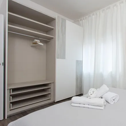 Image 4 - Carrer de Suïssa, 2, 08023 Barcelona, Spain - Apartment for rent