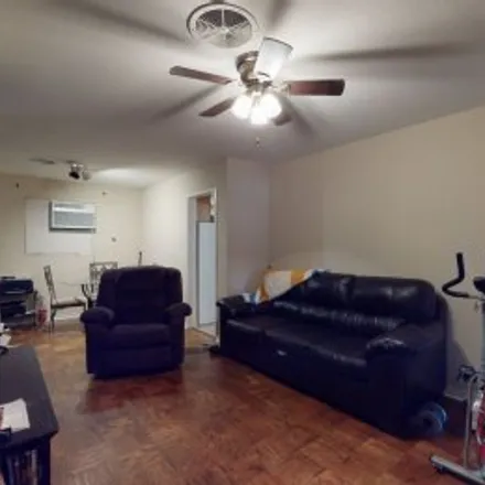 Rent this 3 bed apartment on 3038 Lakewood Drive in South West Jackson, Jackson