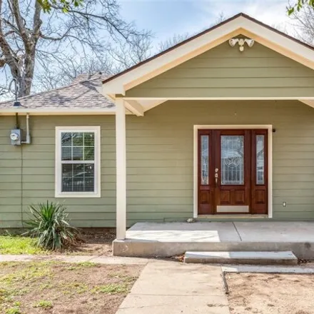 Rent this 3 bed house on 707 Marshalldell Avenue in Dallas, TX 75211