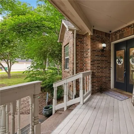 Image 3 - 6217 Riverview Circle, Fort Worth, TX 76112, USA - House for sale