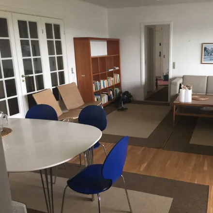 Rent this 1 bed room on Vedbæk Stationsvej 24 in 2950 Vedbæk, Denmark