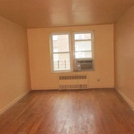 Image 6 - 33-45 90th Street, New York, NY 11372, USA - Apartment for sale
