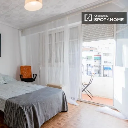 Rent this 5 bed room on Carrer de Soledad Doménech in 2, 46020 Valencia