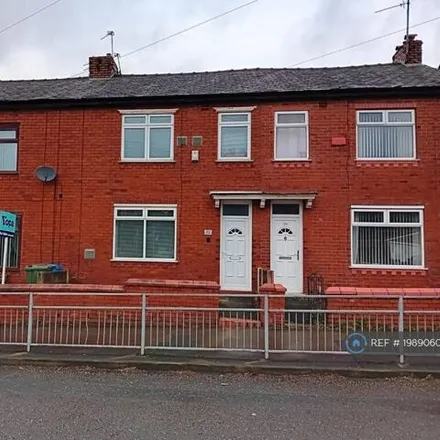 Rent this 3 bed townhouse on 52 Whitegate Lane in Chadderton, OL9 8LS