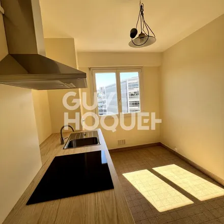 Rent this 3 bed apartment on 6 Rue de la Paix in 94250 Gentilly, France