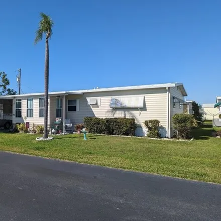 Buy this studio apartment on 719 52nd Avenue Boulevard West in South Bradenton, FL 34207