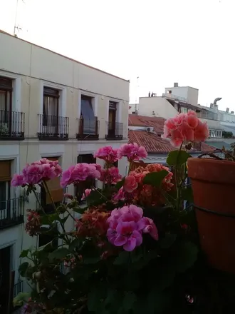 Rent this 2 bed apartment on Madrid in Chamberí, ES