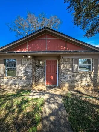 Image 3 - 904 Christopher Drive, Whitehouse, TX 75791, USA - House for sale