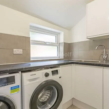 Image 5 - 56 Broadgate, Beeston, NG9 2FW, United Kingdom - Duplex for rent