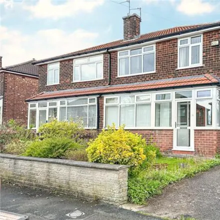 Buy this 3 bed duplex on Walmersley Road in Manchester, M40 3RS