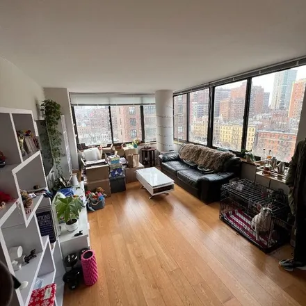 Rent this 2 bed apartment on 1437 2nd Avenue in New York, NY 10021