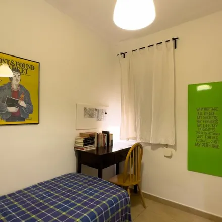 Rent this 3 bed room on Carrer de Puiggarí in 7 B, 08001 Barcelona