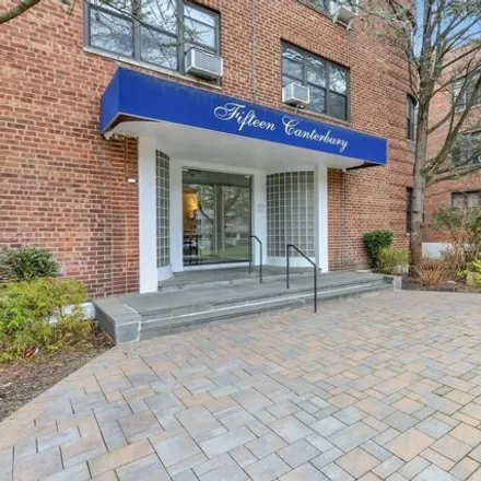 Buy this studio apartment on 15 Canterbury Road in Village of Great Neck Plaza, NY 11021