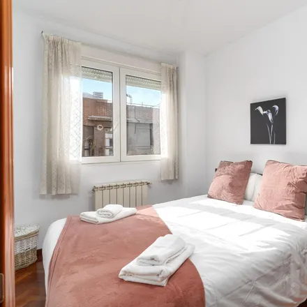 Rent this 2 bed apartment on Madrid in Calle Azcona, 29