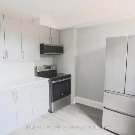 Image 2 - Balsam Avenue, Old Toronto, ON M4E 1S6, Canada - Apartment for rent