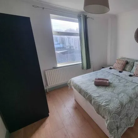 Rent this 4 bed house on Dartford in DA1 1UB, United Kingdom