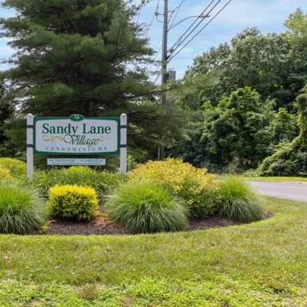 Buy this 1 bed condo on 93 Homestead Ln Unit 93 in Brookfield, Connecticut