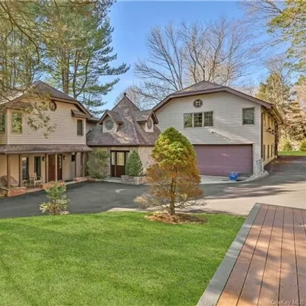 Rent this 3 bed house on 16 Faraway Road in Armonk, North Castle