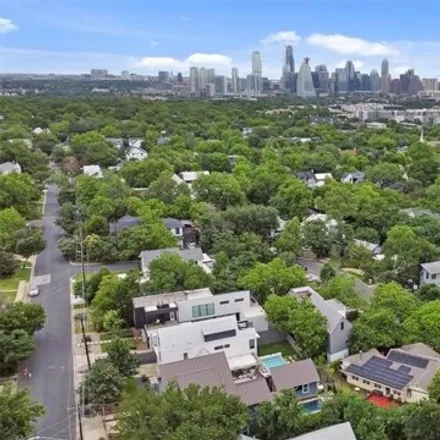 Image 4 - 1709 Valeria St, Austin, Texas, 78704 - House for sale