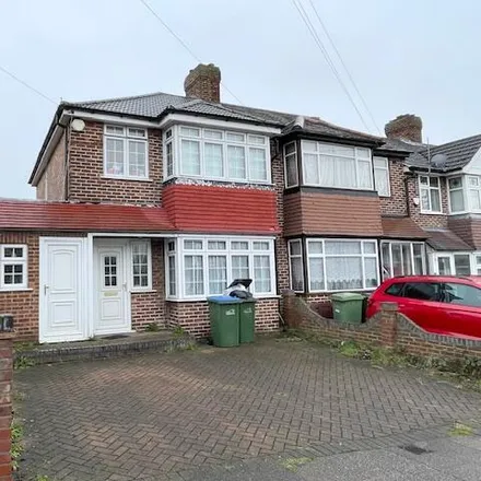 Buy this 3 bed house on Combeside in Edison Grove, London