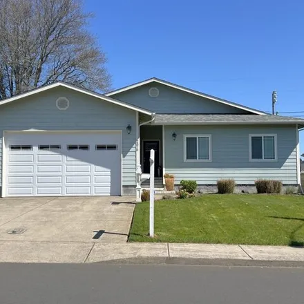 Buy this 3 bed house on Reedsport Junior/High School in Winchester Avenue, Reedsport