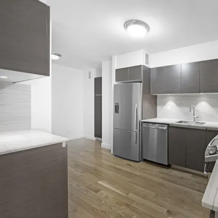 Rent this 3 bed apartment on 200 W 89th St